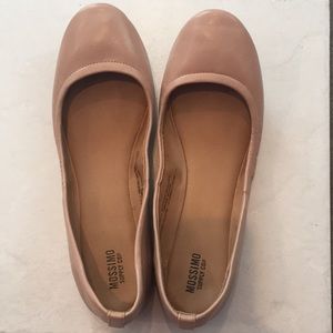 Size 8 nude ballet flats